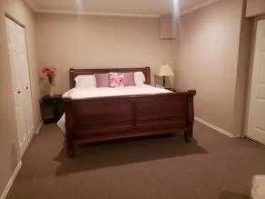 Quiet Family Friendly 2 bedroom basement sleeps 6 - Image 5