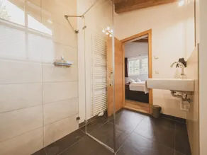 Beautiful chalet with private sauna and views - Image 3