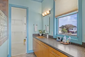 The Island House - Image 5