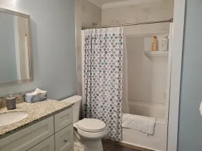 Beach house 3BR/3.5BA 5 minute walk to bay with extra parking for a boat/RV - Image 5