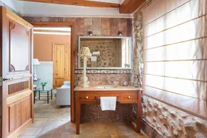 Inn 'Suite Junior' with Private Terrace, Wi-Fi and Air Conditioning - Image 2