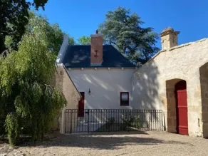 Elegant house with private garden, castle view - Image 5