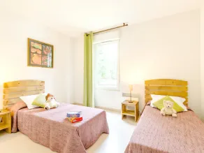 Lakeside Maisonette Retreat - Image 4