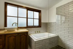 Onyx Retreat Healesville Luxury Lodge x Hot Tub - Image 5