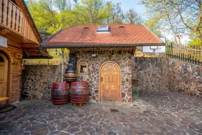 Rudnica Hill Lodge With Private Garden - Happy Rentals - Image 5