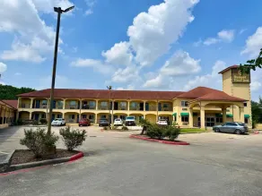 Budget Host Inn Stafford - Houston - Image 4