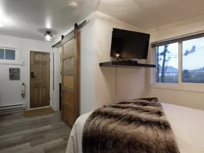 Tiny cottage with kitchenette - Image 4
