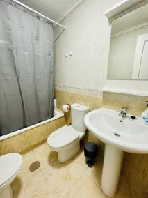 A935 - Bel appartement avec air conditionné, piscine et garage - Image 4
