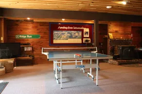 Winterfell: Ski Chalet Retreat, 2 Min Walk to Slopes, Hot Tub/Sauna, Sleeps 18! - Image 4