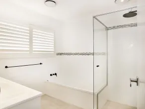 Family Waterfront Escape - Pool, 2 King rooms - Image 5