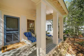 Guest Home w King bed, Steps To Beach And Pool + 2 Adult Bikes! - Image 5