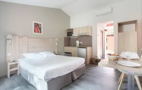 Cosy Studio | Accès Piscine Saisonnière - Image 3