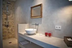 Gîte de charme Uzès de 10 à 24 personnes - Image 2