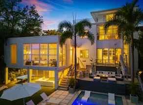 Tampa's #1 Rated Private 1 Acre Luxury Estate- Stunning Pool Spa! Best Location! - Image 2