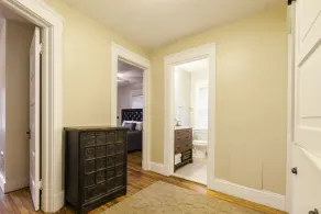 ★ Professionally remodeled  century home minutes from the clinic & Downtown! - Image 4