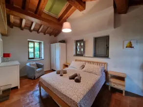 Barn renovation, panoramic Barga Views, Private Heated* Pool. Walk to restaurant - Image 5