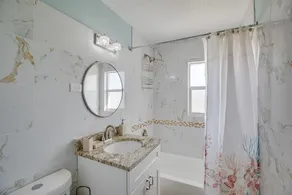 Stunning 2/1 apt. on 4 acres - Image 2