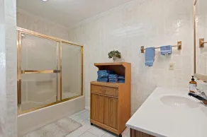 Lexington Retreat Sleeps 8 - View of Lake Huron! - Image 4