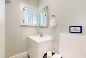 Historisk bungalow m / veranda, King1bd / 1ba, gå til UNM - Image 2