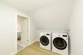 Sunshine Central - Yale 3BR Prking Wshr/Dryr - Image 2