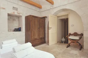 Lamia Pieranna, Villa con piscina a Cisternino, nel cuore della Puglia - Image 2