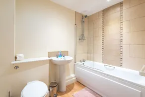 Apartment 11 - 1st Floor - 2 Bed - Sleeps 4 - Image 2