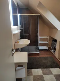 Vacation home for families/groups/friends Dogs allowed 8 adults 2 children - Image 2
