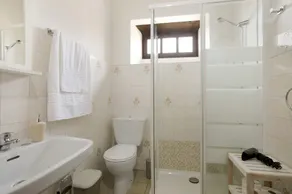 Vacation Home \"Villa Esperanza\" with Mountain View, Private Terrace & Wi-Fi - Image 2