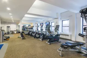 Gorgeous Chelsea 2BR w/ Gym, close to Penn Sation & MSG, by Blueground - Image 2