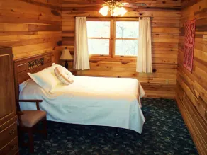 The West Virginian 3 storey log cabin in 10 acre wooded area adjacent to Pipestem State Park and Resort. - Image 4