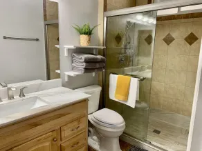 Cozy, Licensed home, 15min from the strip. - Image 3