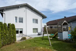 Schönes Ferienhaus mit Garten - Image 2