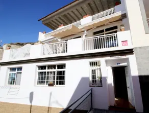 Apartment with private terrace and sea views in Puerto de Mogán. - Image 5
