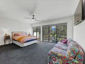 Island Lakeside Retreat central to town - Image 4