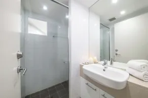 Epitome of luxury - absolute waterfront penthouse - Image 3