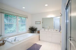 Pretty East Hampton Village Fringe - Hansom Hills - pool & private! - Image 2