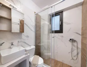 Amaryllis Luxury Apartment - Image 4