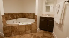 6 Bed 6 bath Country Red Brick Home - Image 2