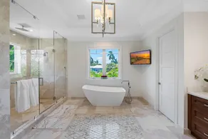 Coral Ridge Waterfront Villa - Image 4