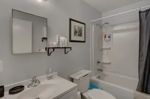 Duke Hospital House - Image 5