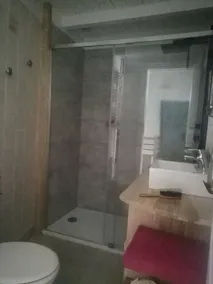 Alloggio ai margini dell'Arac in un ambiente verde con piscina - Image 5