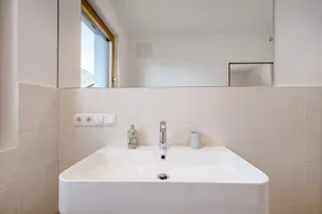 Modern Apartment \"3 Weger\" with Panoramic Mountain Views, Balcony, and Wi-Fi - Image 5