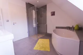 Duplex i hjertet af Kaysersberg med 2 parkeringspladser - Image 2