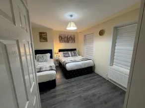 3BR House with Free WiFi All Over UK - Image 5
