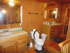 Guest House with acreage to explore. - Image 2