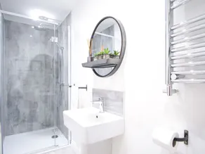 1 bedroom accommodation in Corsham - Image 2