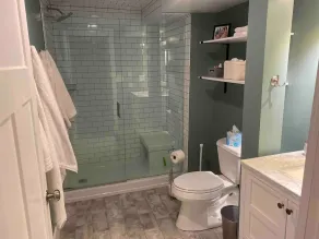 Cozy modern unit w/ easy access to downtown Chi - Image 2