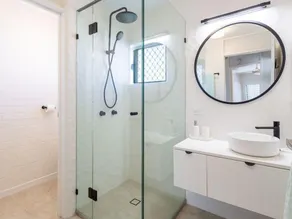 Neat & Tidy unit, centrally located in the heart of Cotton Tree. - Image 2