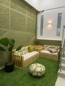 Scarlet house with 8 bedrooms in Lleras park - Image 4