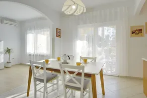 Apartment with washing machine, barbecue and good price - Image 5